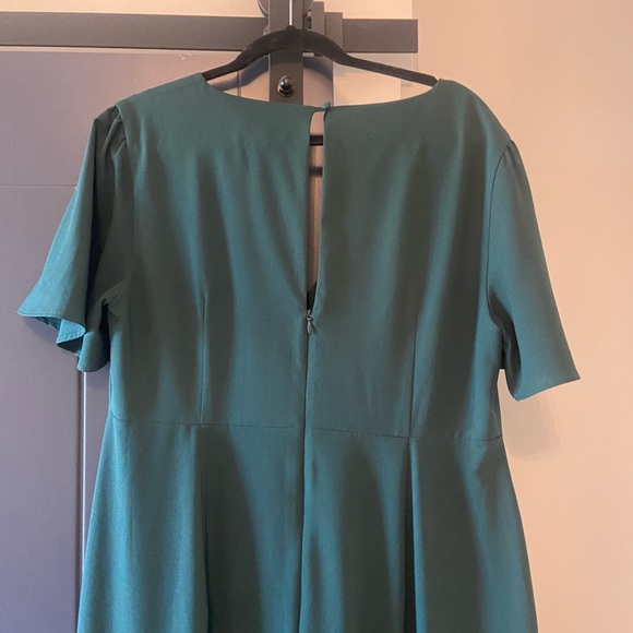 Hunter Green Le Brea Dress - Picture 5 of 5